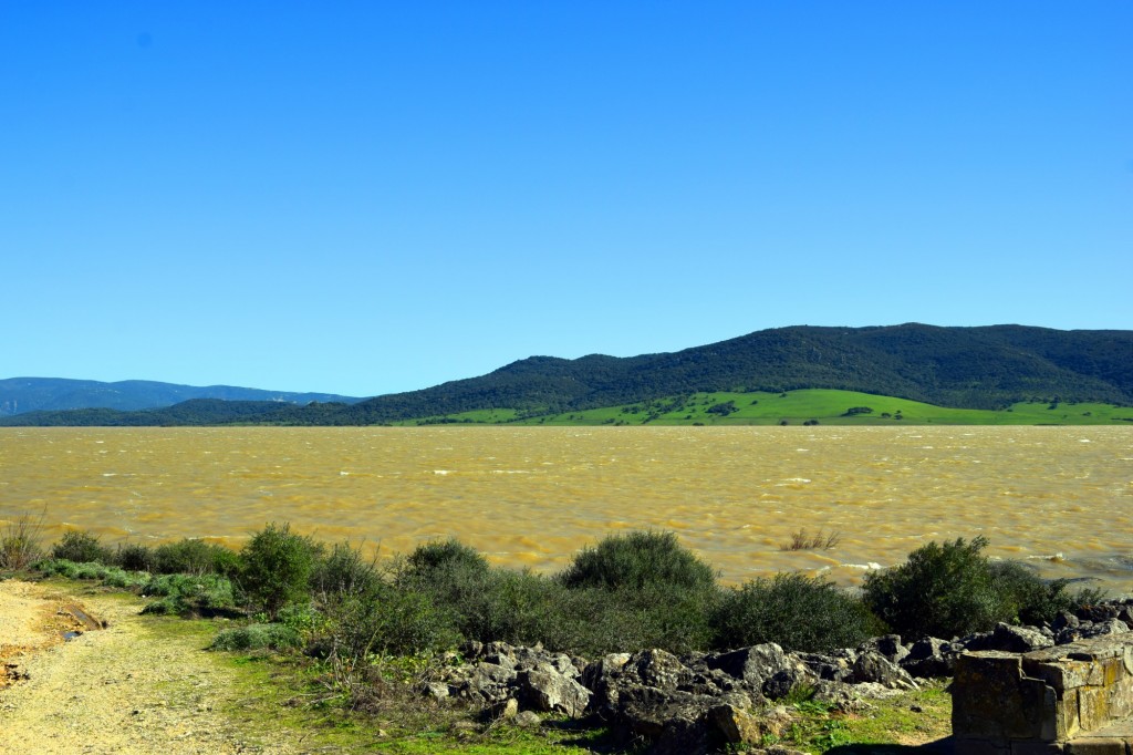 Foto: Cerro del Aguila desde la Presa del Barbate - Alcalá de los Gazules (Cádiz), España
