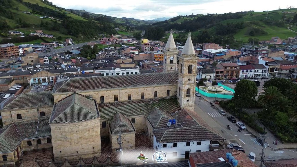 Foto: Iglesia San Juan Bautista de Villapinzón - Villapinzón (Cundinamarca), Colombia