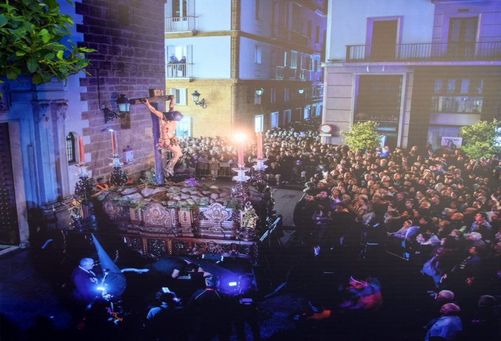 Foto: Exposición fotográfica al áire libre sobre la pasión de la Semana Santa - Cádiz (Andalucía), España