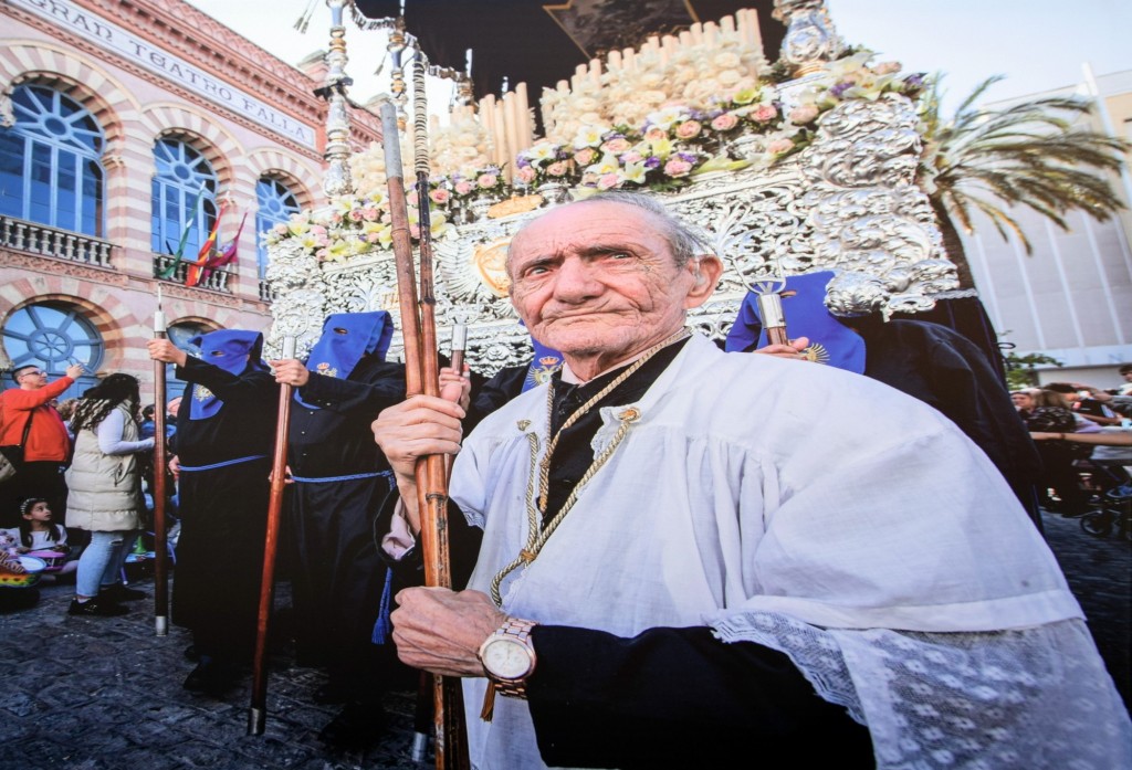 Foto: Exposición fotográfica al áire libre sobre la pasión de la Semana Santa - Cádiz (Andalucía), España