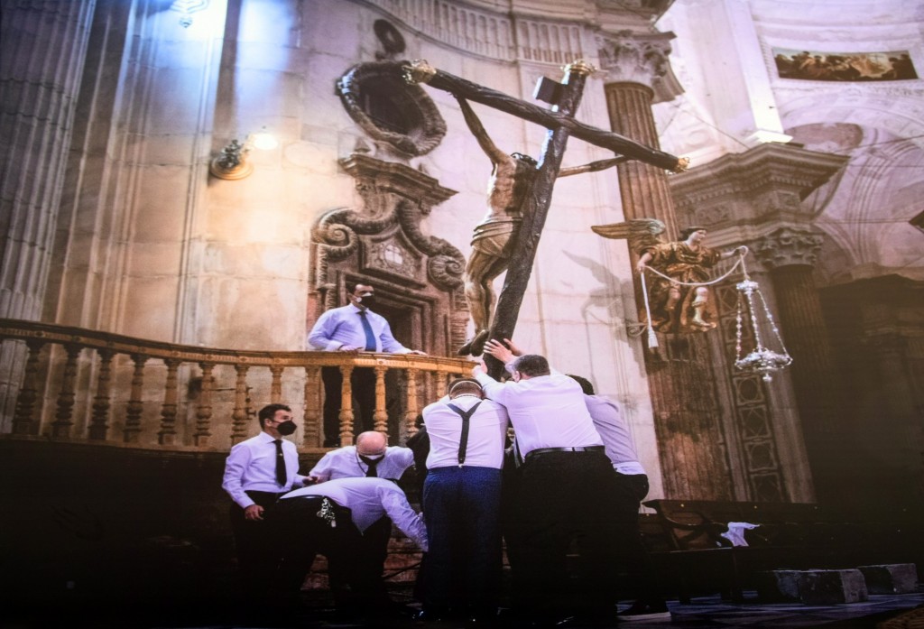 Foto: Exposición fotográfica al áire libre sobre la pasión de la Semana Santa - Cádiz (Andalucía), España