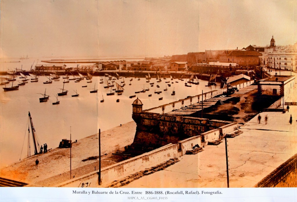 Foto: Muralla y baluarte de la Cruz. Año 1.888 - Cádiz (Andalucía), España