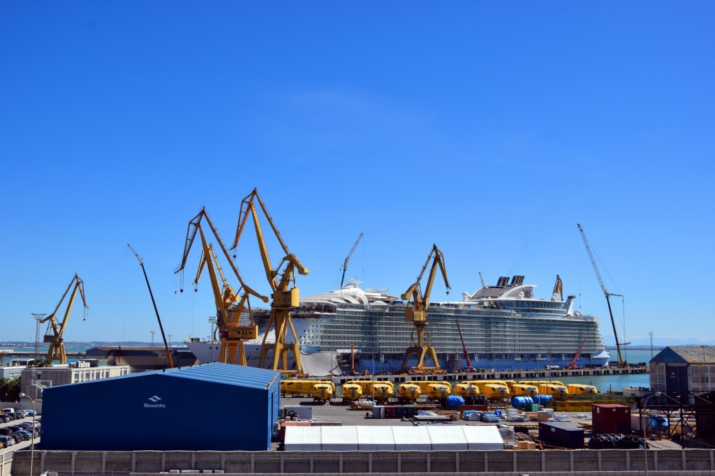 Foto: Crucero en reparación - Cádiz (Andalucía), España