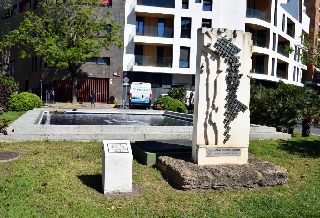 Foto: Glorieta Victimas de la Explosión de Cádiz - Cádiz (Andalucía), España