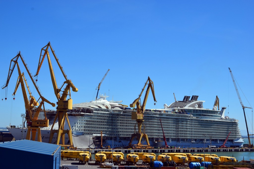 Foto: Crucero en reparación - Cádiz (Andalucía), España