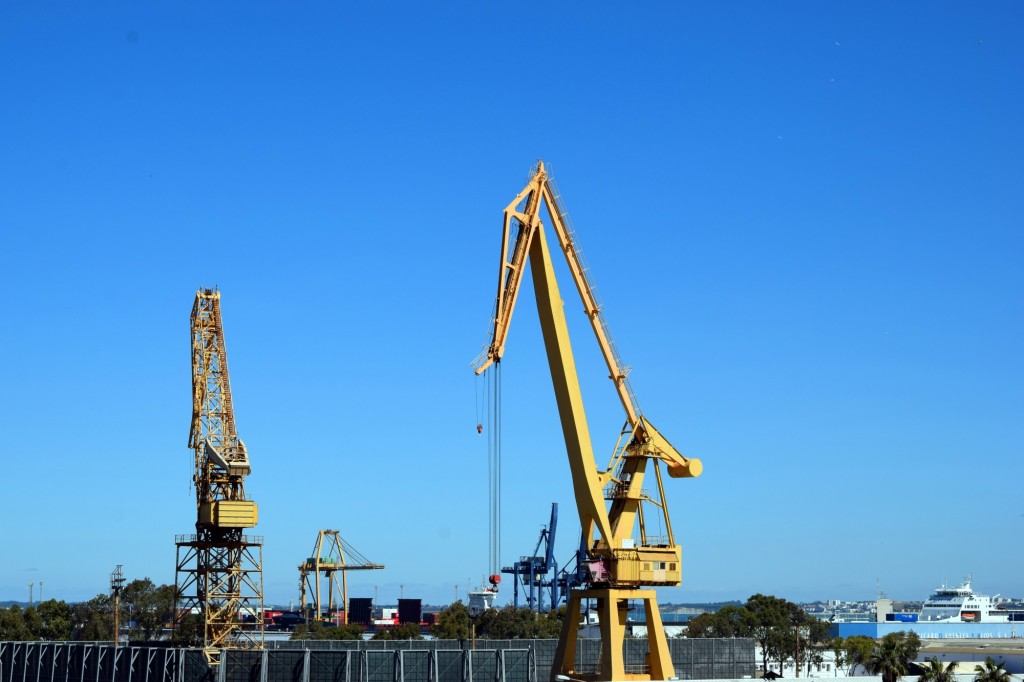 Foto: Gruas de Navantia - Cádiz (Andalucía), España