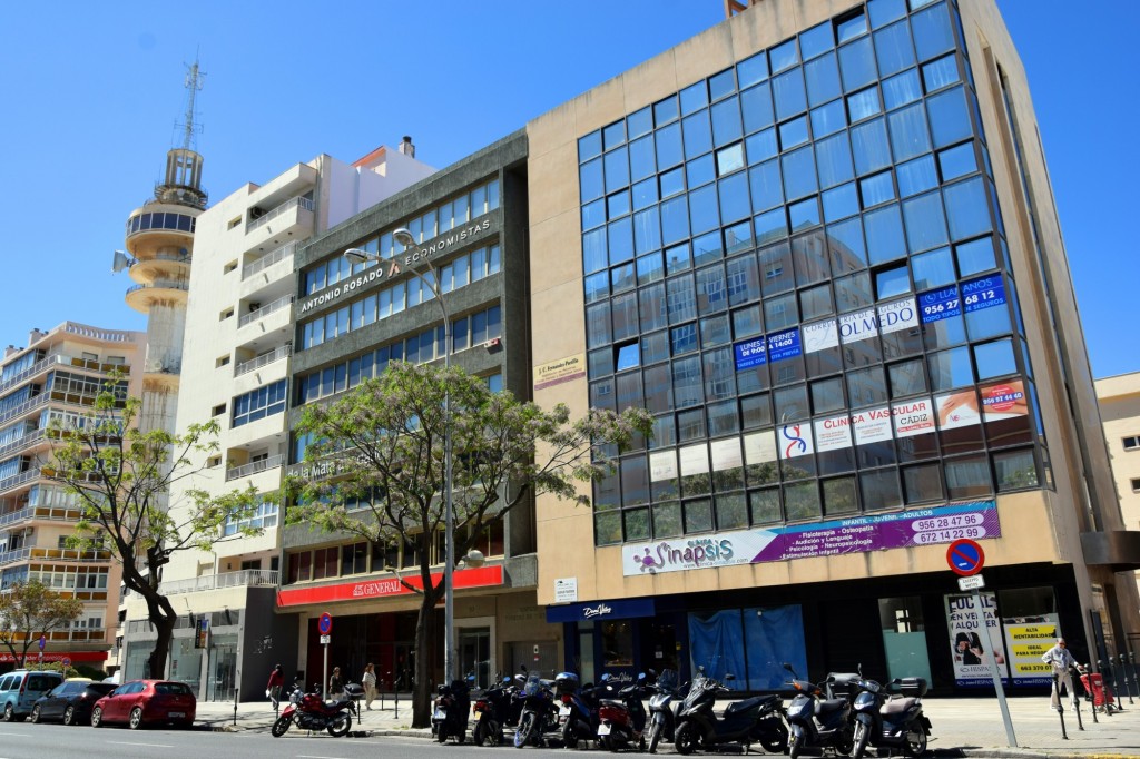 Foto: Edificio Puertas de Tierra - Cádiz (Andalucía), España
