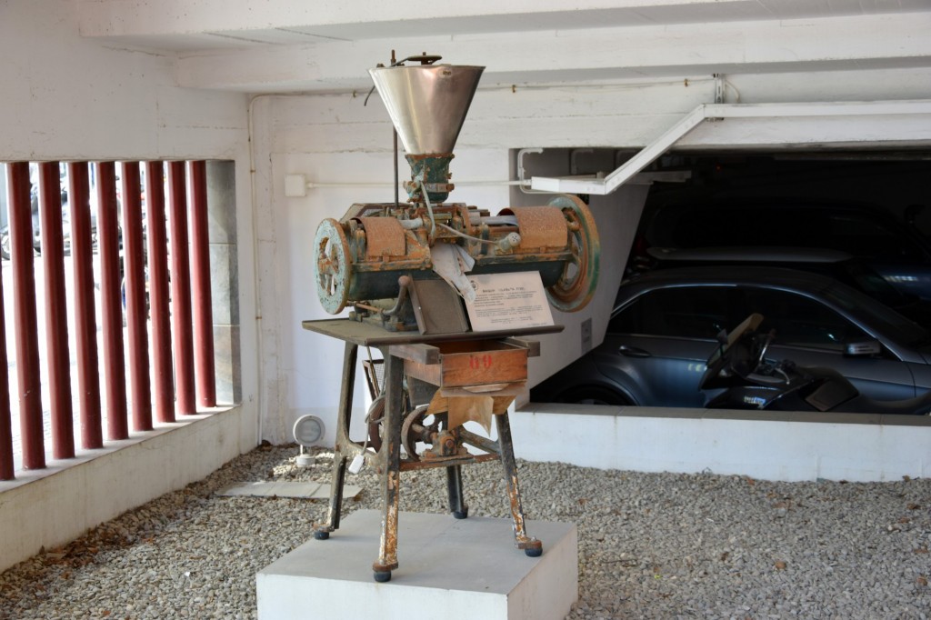 Foto: Máquina liadora de cigarrillos del año 1.920 - Cádiz (Andalucía), España