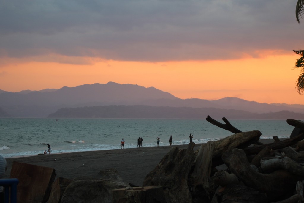 Foto de Playa central (Puntarenas), Costa Rica