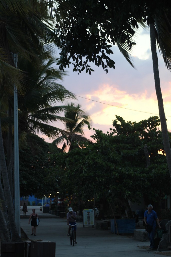 Foto de Playa central (Puntarenas), Costa Rica