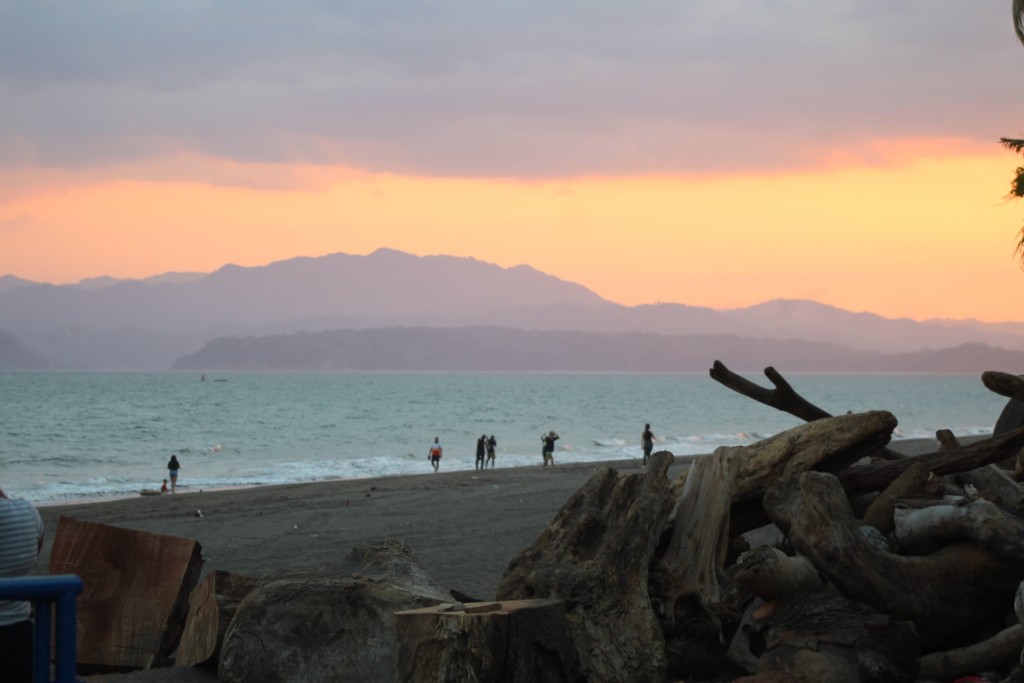 Foto de Playa central (Puntarenas), Costa Rica