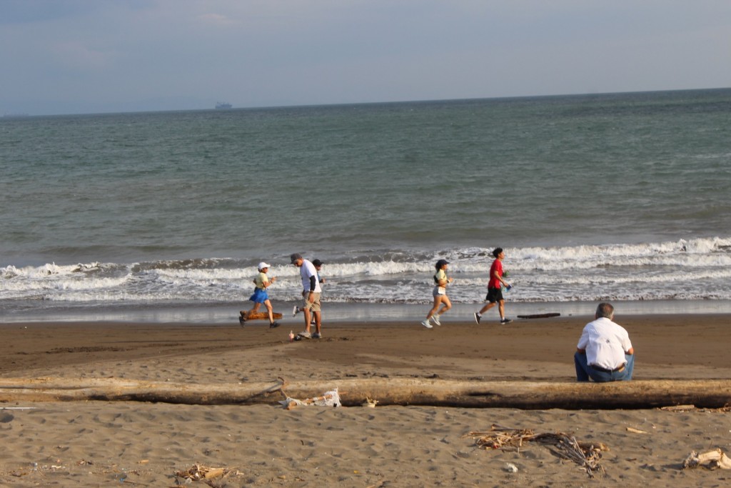 Foto de Playa central (Puntarenas), Costa Rica