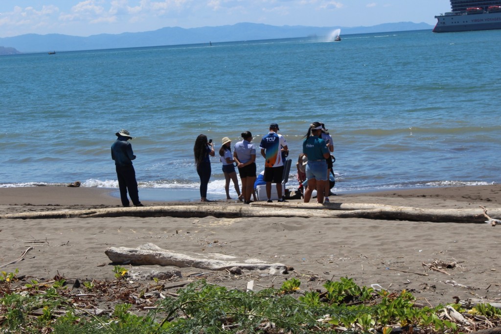 Foto de Playa central (Puntarenas), Costa Rica