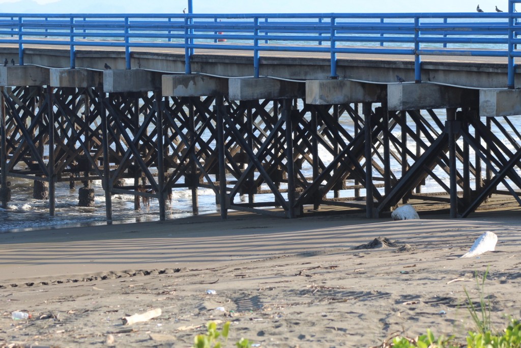 Foto de Playa central (Puntarenas), Costa Rica