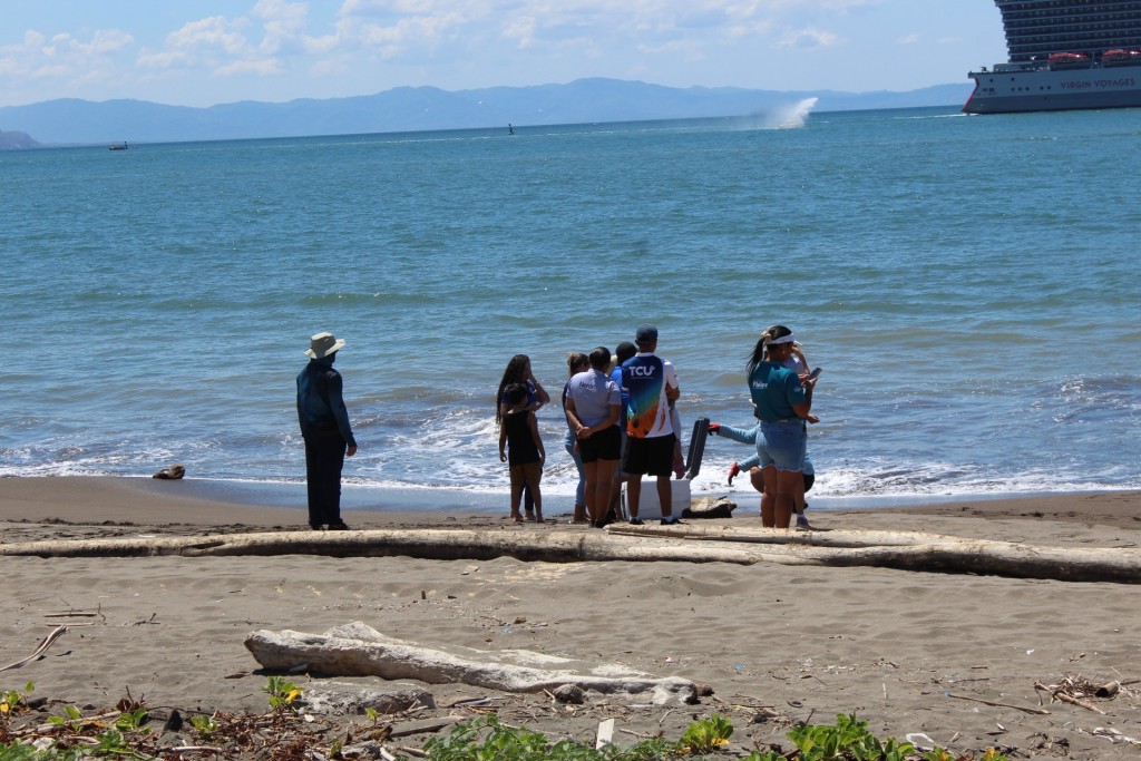 Foto de Playa central (Puntarenas), Costa Rica