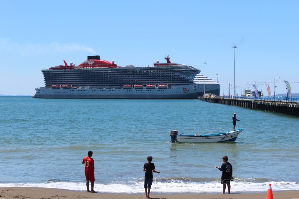 Foto de Playa central (Puntarenas), Costa Rica