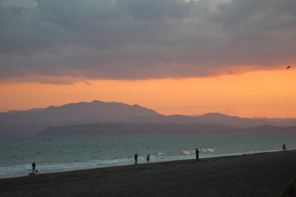 Foto de Playa central (Puntarenas), Costa Rica