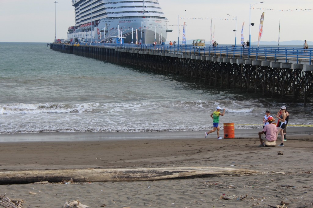 Foto de Playa central (Puntarenas), Costa Rica