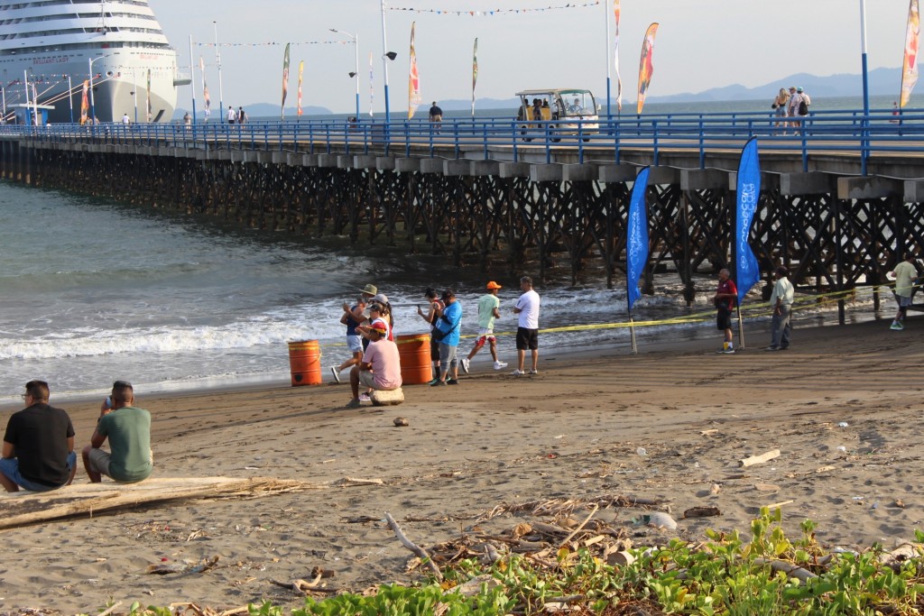 Foto de Playa central (Puntarenas), Costa Rica