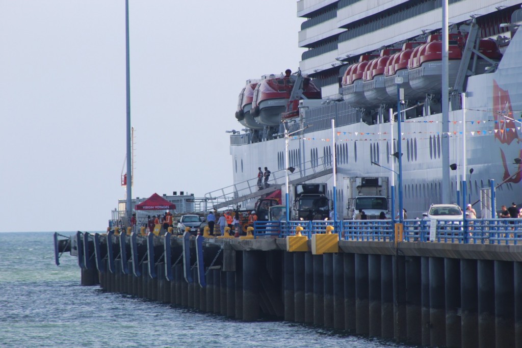 Foto de Playa central (Puntarenas), Costa Rica