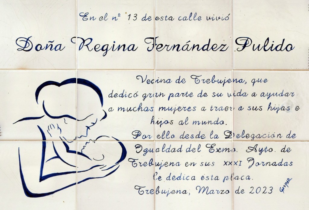 Foto: Placa reconocimiento a Dña. Regina Fernández Pulido - Trebujena (Cádiz), España