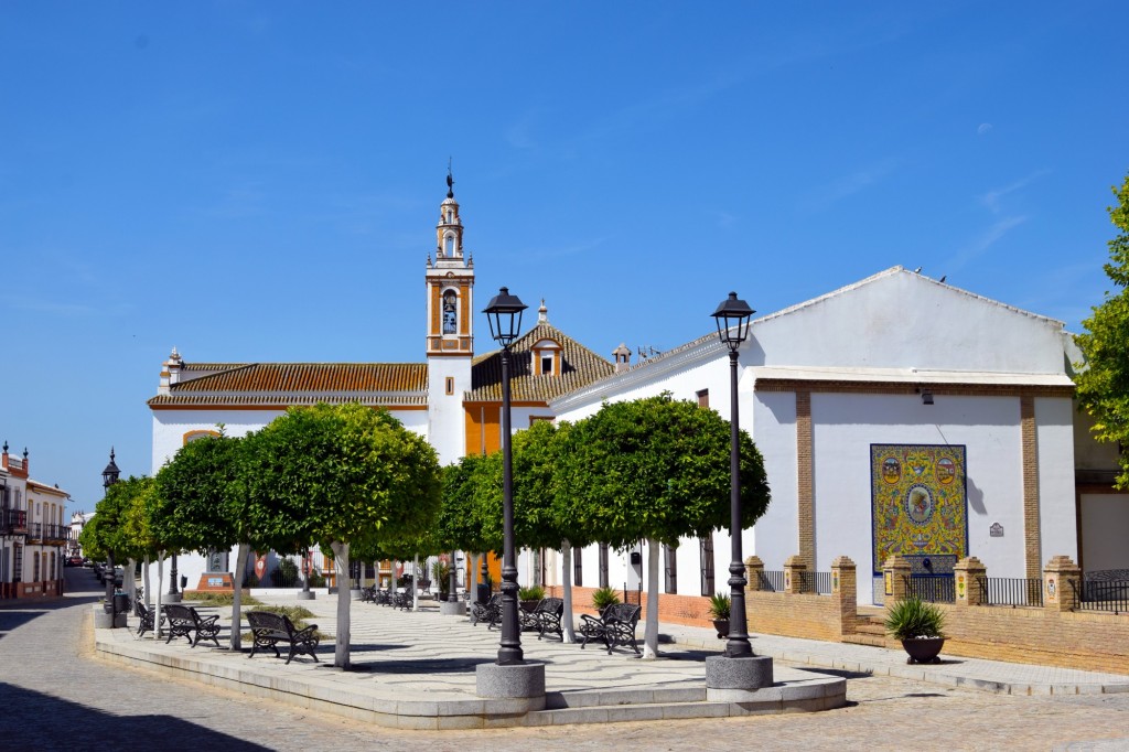 Foto: Plaza de la Iglesia - Chucena (Huelva), España