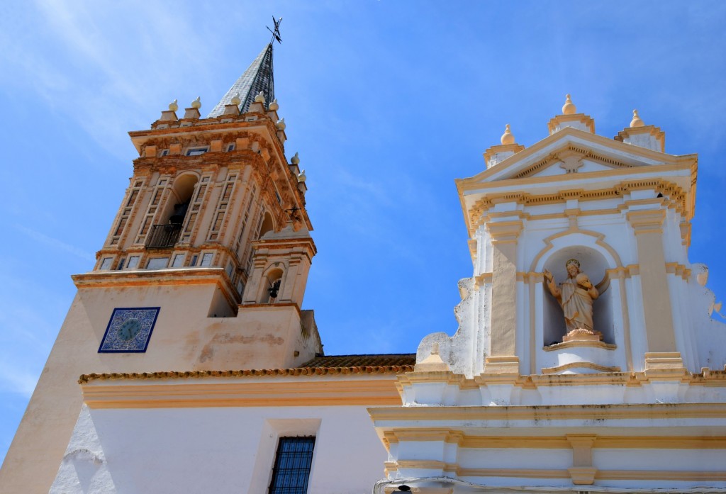 Foto: Campanario y hornacina - Escacena del Campo (Huelva), España