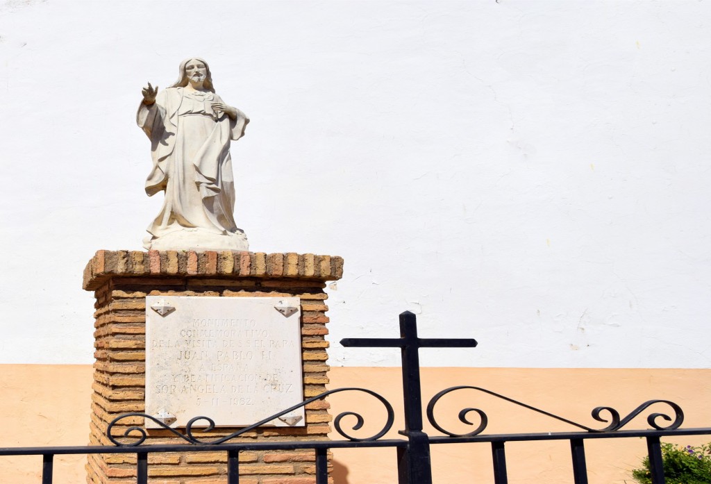 Foto: Monumento conmemorativo de la visita de Juán Pablo II a España - Escacena del Campo (Huelva), España