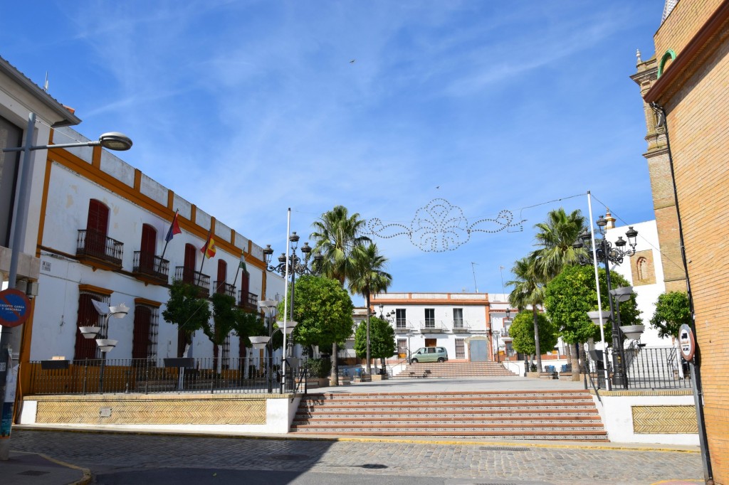 Foto: Plaza del Ayuntamiento - Paterna del Campo (Huelva), España
