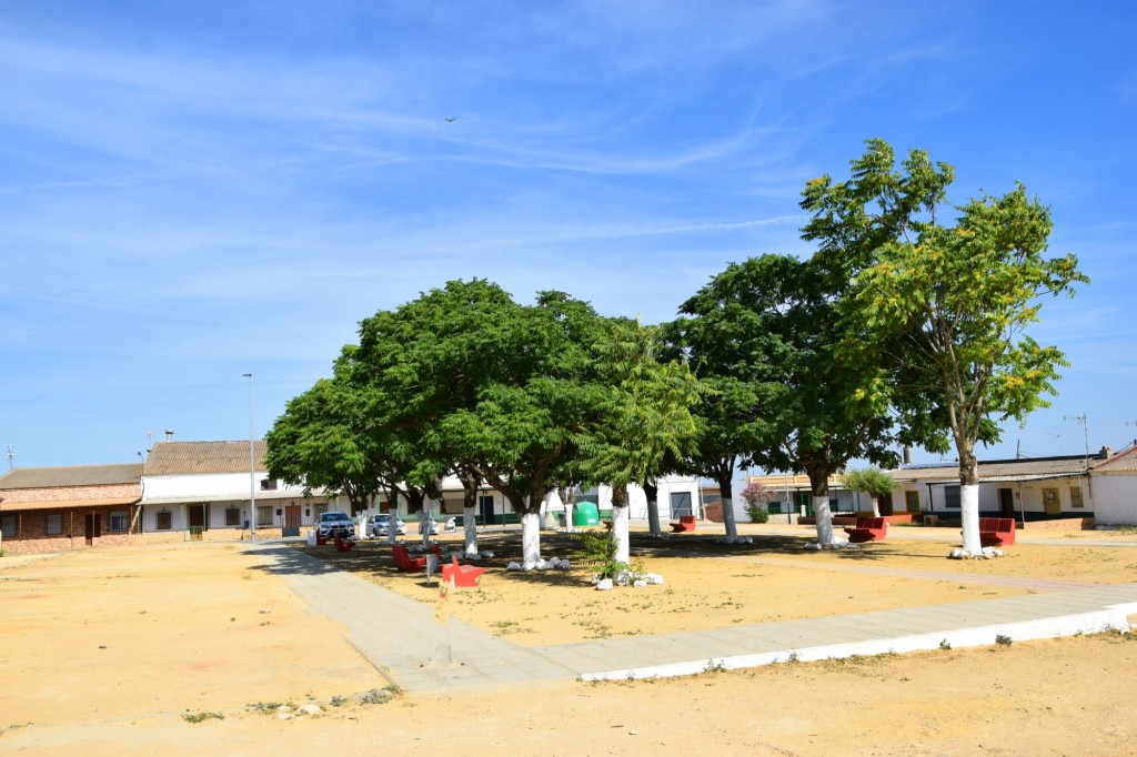 Foto: Plaza San Isidro Labrador - Aldea de Tujena (Huelva), España
