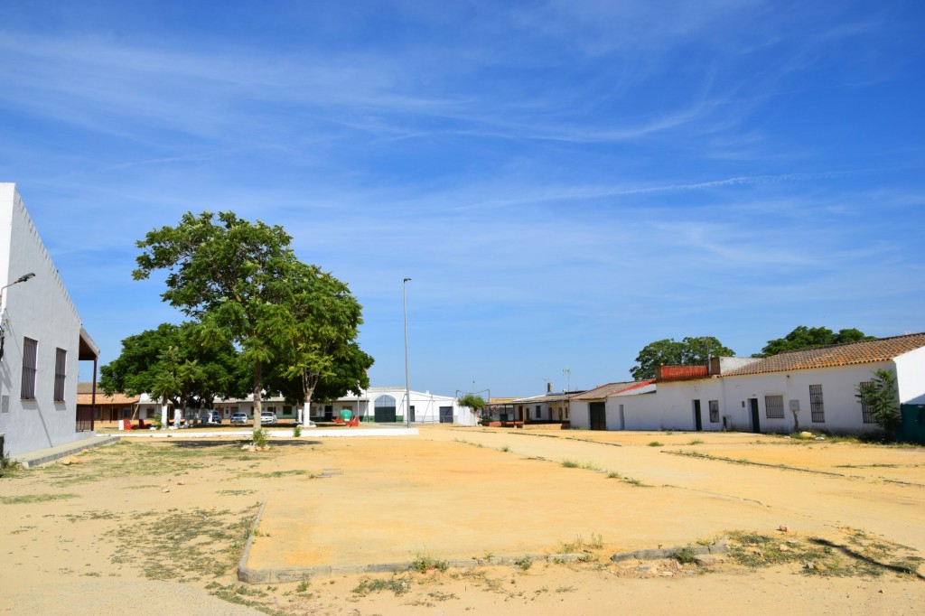 Foto: Plaza del Pueblo - Aldea de Tujena (Huelva), España