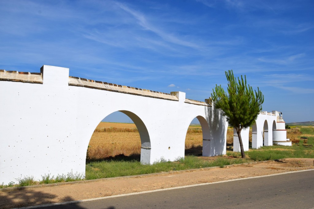 Foto: Acueducto de Fuente Seca - Aldea de Tujena (Huelva), España