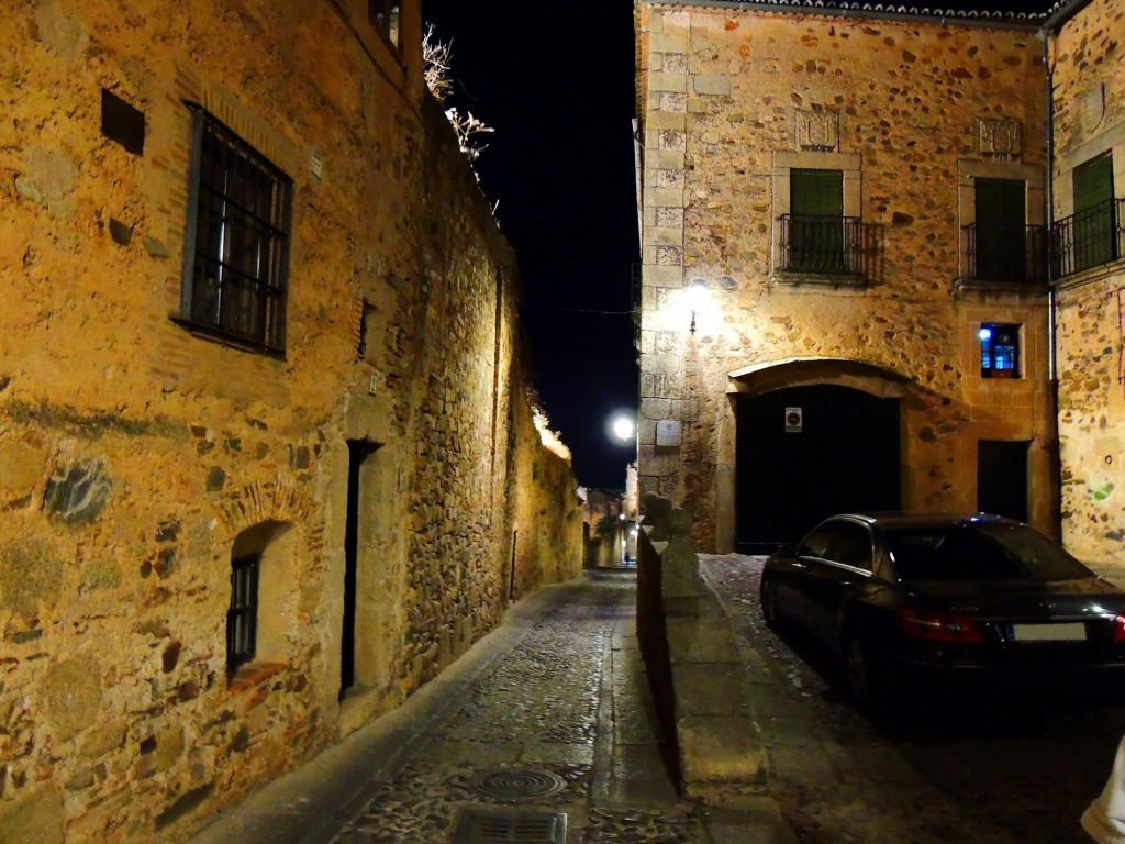 Foto: Calle Adarve de Santa Ana - Cáceres (Extremadura), España