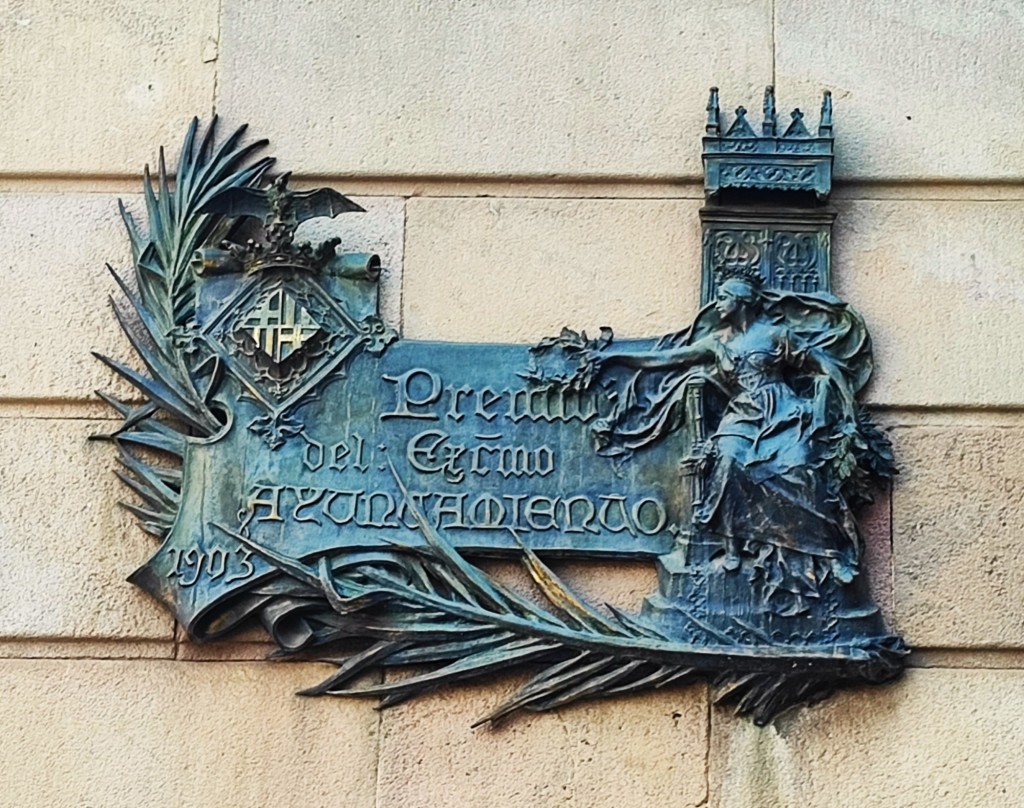 Foto: Seu de la Caixa d'Estalvis i Mont de Pietat de Barcelona - Barcelona (Cataluña), España
