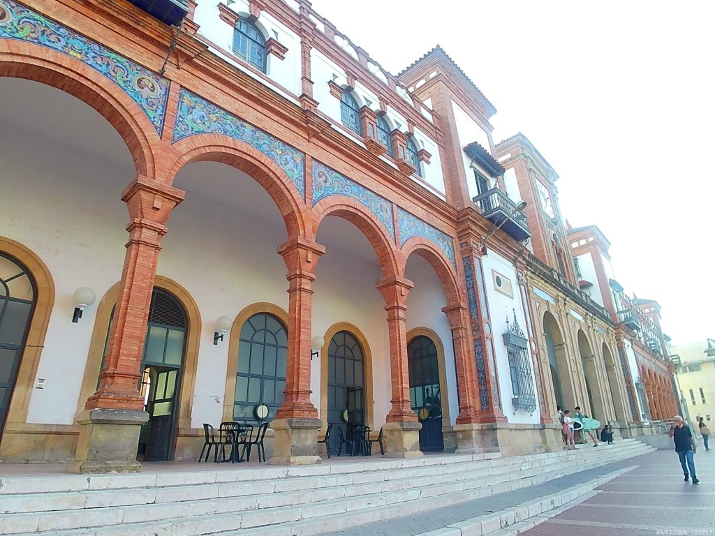 Foto: Edificio Renfe - Jeréz de la Frontera (Cádiz), España