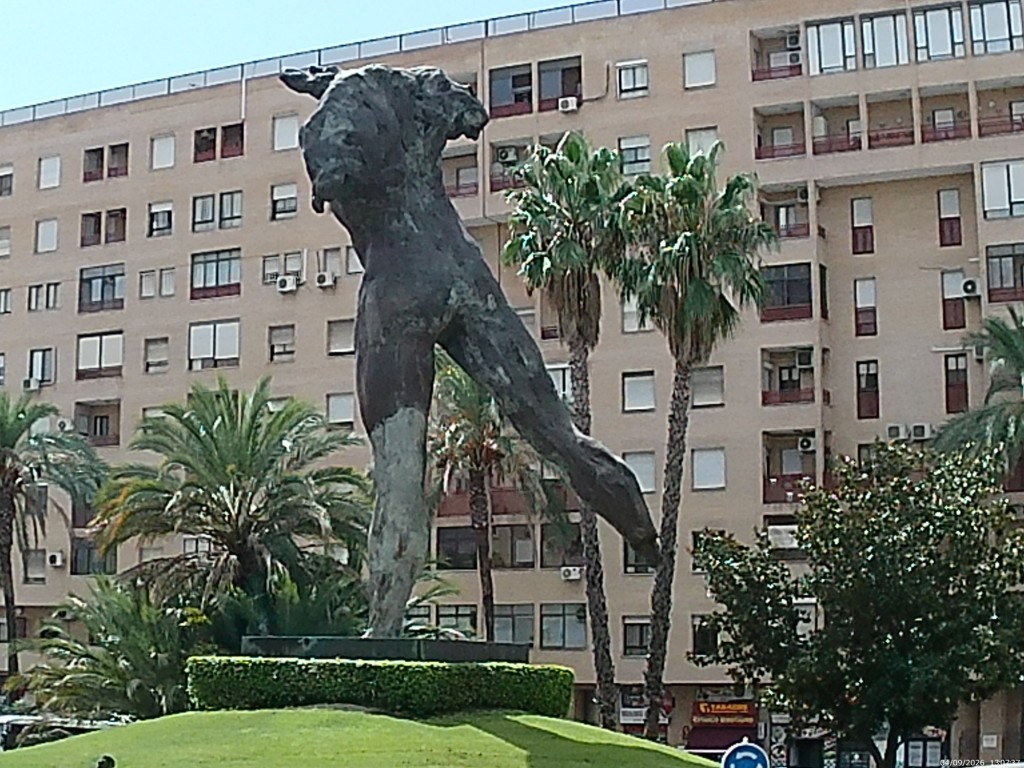Foto: Monumento Minotauro miranda hacia Creta - Jerez de la Frontera (Cádiz), España