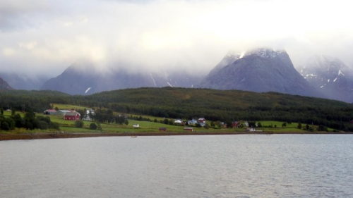 Foto de Ullsfjorden, Noruega