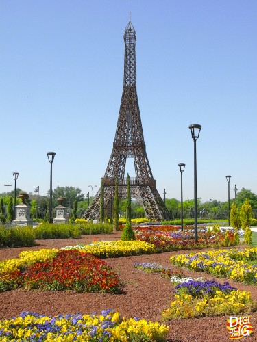 Foto: Torre Eiffel en Parque Europa - Torrejón de Ardoz (Madrid), España