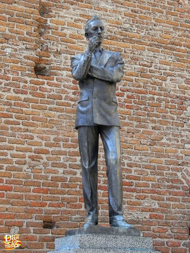 Foto: Estatua de Agustín Lara. Compositor mexicano. - Madrid (Comunidad de Madrid), España