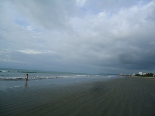 Foto: Paseo por la playa - Atacames (Esmeraldas), Ecuador