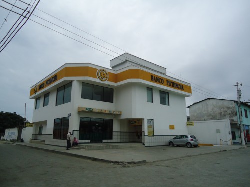 Foto: Sucursal del Banco del Pichincha - Atacames (Esmeraldas), Ecuador
