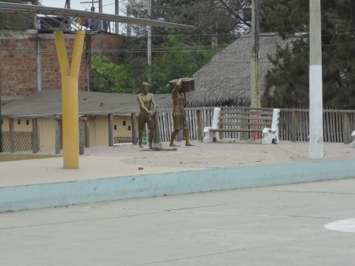 Foto: Monumento - Crucita (Manabí), Ecuador