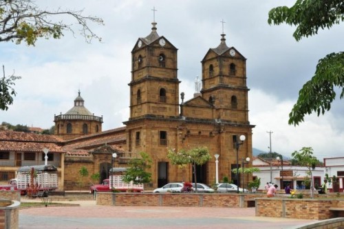 Foto: la parroquia - Zapatoca (Santander), Colombia