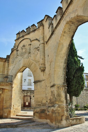 Foto: Puerta de Jaen y arco de Villalar - Baeza (Jaén), España