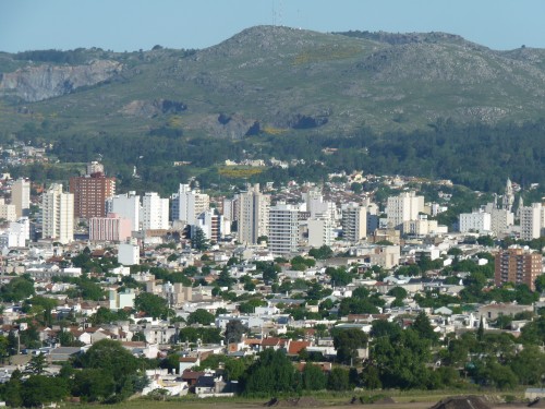 Foto: Cerro La Movediza. Visa de la ciudad. - Tandil (Buenos Aires), Argentina