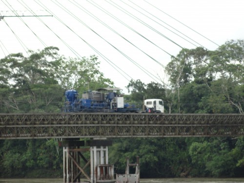 Foto: Estructura del puente antiguo - El Coca (Orellana), Ecuador
