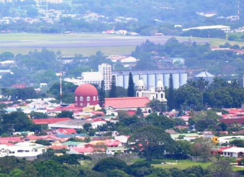 Foto: Catedral de Alajuela vista desde el El Restaurante el Mirador, Pilas de Alajuela - Alajuela, Costa Rica