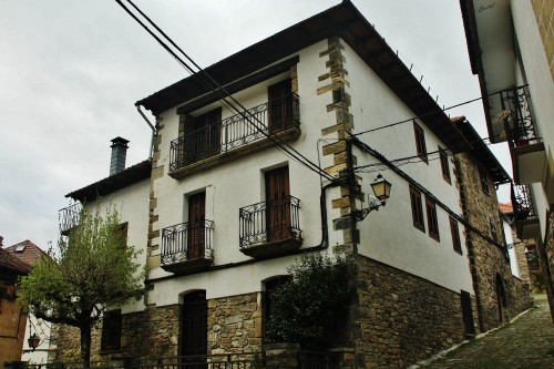 Foto: Vista del pueblo - Uztarroz (Navarra), España