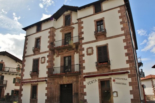Foto: Centro histórico - Zugarramurdi (Navarra), España