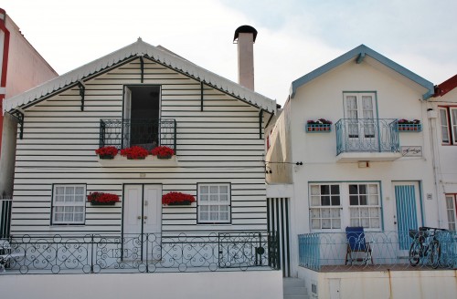 Foto: Antiguas casas de pescadores - Aveiro, Portugal